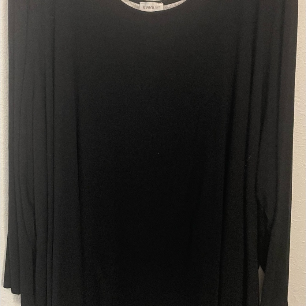 Avenue Black Long Sleeve Women's Top